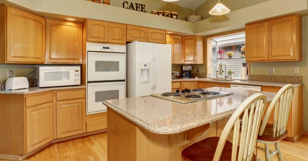 Traditional kitchen with dinning area
